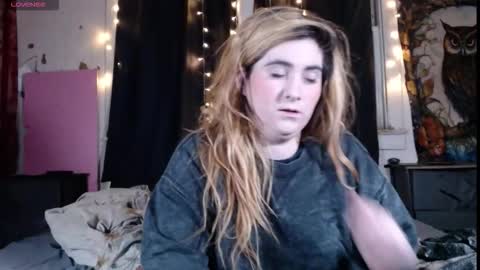 Snapshot of roxanneroulette chatting on January 2026 06:28:02 AM Silver online show from January 2026 06:28:02 AM