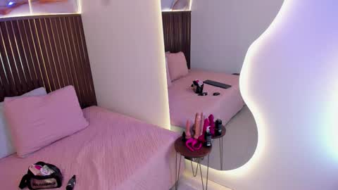 Roxie  online show from October 2025 11:55:01 AM