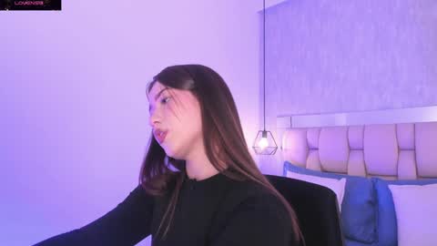 Snapshot of roxie_summers chatting on February 2025 08:10:01 PM Roxie online show from February 2025 08:10:01 PM