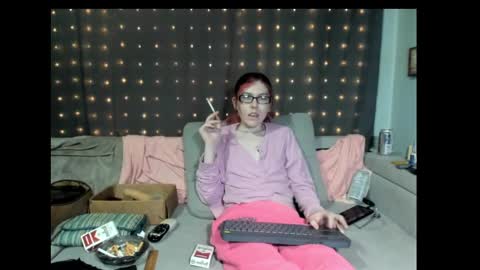 roxihazeleyes online show from February 2025 08:28:02 AM