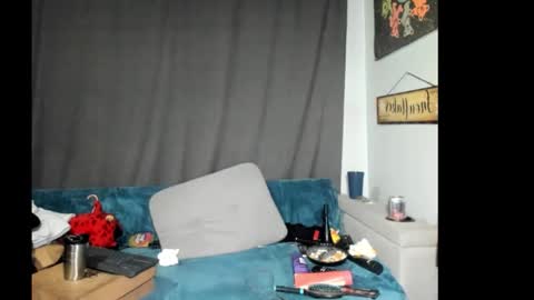 Snapshot of roxihazeleyes chatting on January 2026 05:27:02 PM roxihazeleyes online show from January 2026 05:27:02 PM