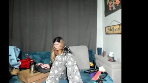 Snapshot of roxihazeleyes chatting on January 2026 11:36:02 AM roxihazeleyes online show from January 2026 11:36:02 AM