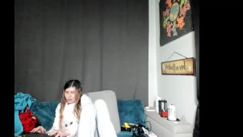 Snapshot of roxihazeleyes chatting on January 2026 02:33:02 PM roxihazeleyes online show from January 2026 02:33:02 PM