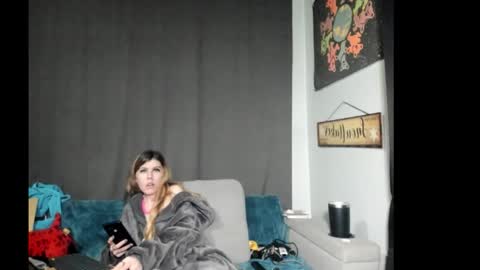 Snapshot of roxihazeleyes chatting on January 2026 04:51:01 AM roxihazeleyes online show from January 2026 04:51:01 AM