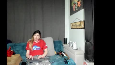 Snapshot of roxihazeleyes chatting on January 2026 05:16:01 PM roxihazeleyes online show from January 2026 05:16:01 PM