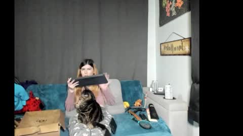 Snapshot of roxihazeleyes chatting on January 2026 02:21:01 PM roxihazeleyes online show from January 2026 02:21:01 PM