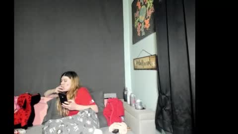 Snapshot of roxihazeleyes chatting on February 2026 06:18:02 AM roxihazeleyes online show from February 2026 06:18:02 AM