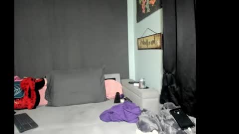 Snapshot of roxihazeleyes chatting on February 2026 05:00:02 AM roxihazeleyes online show from February 2026 05:00:02 AM