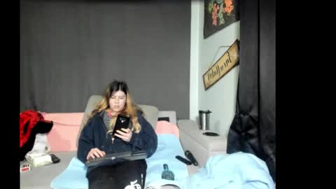 Snapshot of roxihazeleyes chatting on February 2026 03:24:02 AM roxihazeleyes online show from February 2026 03:24:02 AM