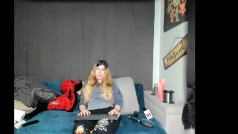 Snapshot of roxihazeleyes chatting on February 2026 12:45:02 AM roxihazeleyes online show from February 2026 12:45:02 AM