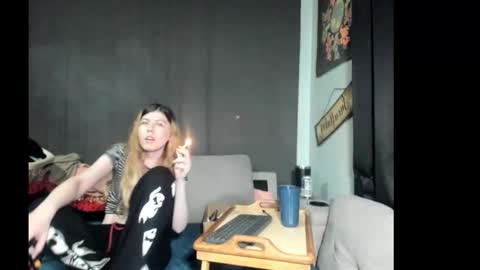 Snapshot of roxihazeleyes chatting on March 2026 07:15:01 AM roxihazeleyes online show from March 2026 07:15:01 AM