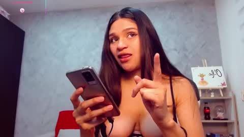 Snapshot of roxxi_2110 chatting on October 2025 01:47:01 AM roxxi_2110 online show from October 2025 01:47:01 AM