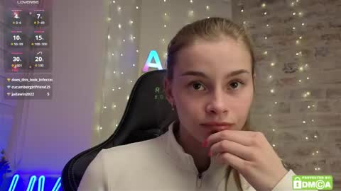 Snapshot of roxxxie_reid chatting on May 2026 07:41:01 PM Roxieex ABBY online show from May 2026 07:41:01 PM