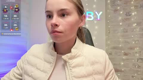 Snapshot of roxxxie_reid chatting on May 2026 04:36:01 PM Roxieex ABBY online show from May 2026 04:36:01 PM
