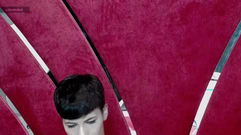 Snapshot of roxxy_rouge chatting on October 2025 04:35:01 PM Roxy online show from October 2025 04:35:01 PM