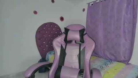 Snapshot of roxy_lu_07 chatting on December 2025 03:34:01 AM Roxy online show from December 2025 03:34:01 AM