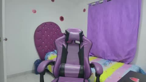 Snapshot of roxy_lu_07 chatting on December 2025 03:26:02 AM Roxy online show from December 2025 03:26:02 AM