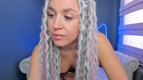 Roxy online show from January 2025 04:59:01 AM