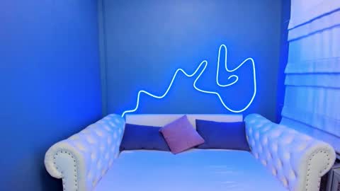 Roxy online show from September 2025 01:51:01 AM