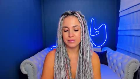 Roxy online show from October 2025 01:35:01 AM