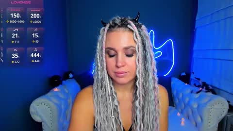 Roxy online show from October 2025 01:28:01 AM