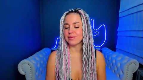 Roxy online show from November 2025 02:00:01 AM