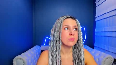 Snapshot of roxy_mars chatting on December 2025 01:44:01 AM Roxy online show from December 2025 01:44:01 AM