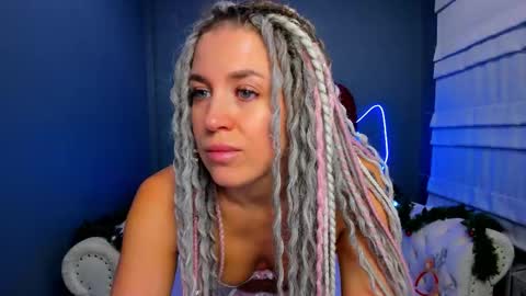 Snapshot of roxy_mars chatting on December 2025 01:25:02 AM Roxy online show from December 2025 01:25:02 AM