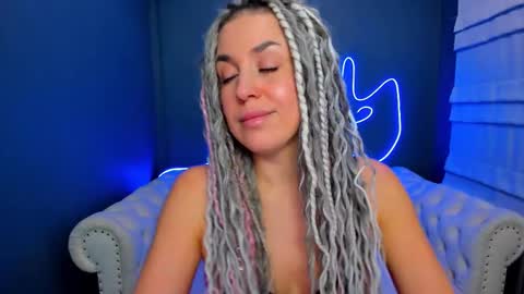 Snapshot of roxy_mars chatting on February 2026 02:06:02 AM Roxy online show from February 2026 02:06:02 AM