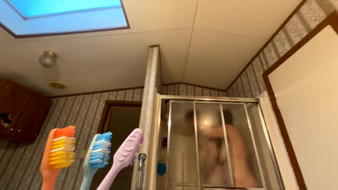 Roxy and Brock online show from November 2025 12:49:02 PM