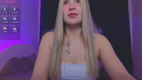 Roxy online show from October 2025 08:20:02 PM