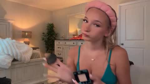 Roxy Rain online show from November 2025 03:25:01 PM