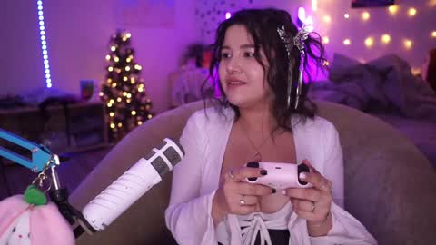 Snapshot of roxysuh chatting on December 2024 06:21:01 AM roxysuh online show from December 2024 06:21:01 AM