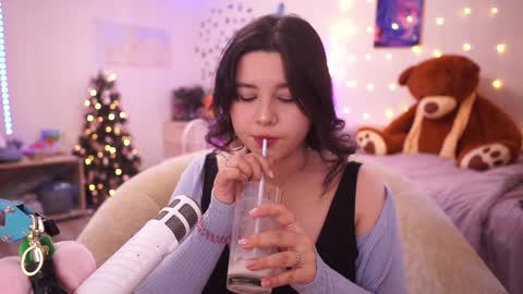 Snapshot of roxysuh chatting on December 2024 07:15:01 AM roxysuh online show from December 2024 07:15:01 AM