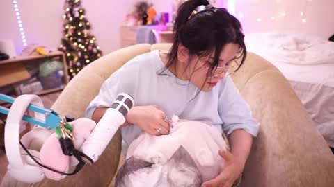 Snapshot of roxysuh chatting on December 2024 07:44:02 AM roxysuh online show from December 2024 07:44:02 AM