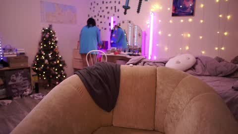 Snapshot of roxysuh chatting on January 2025 08:13:02 AM roxysuh online show from January 2025 08:13:02 AM