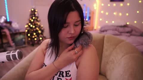 Snapshot of roxysuh chatting on January 2025 03:15:01 AM roxysuh online show from January 2025 03:15:01 AM