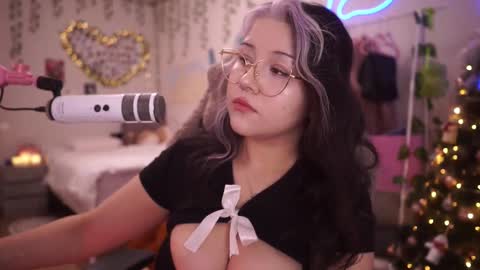 roxysuh online show from December 2025 07:59:01 AM