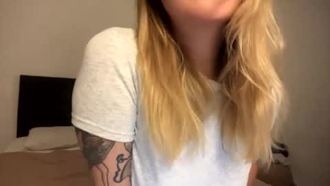 Roxy online show from April 2026 01:27:02 PM