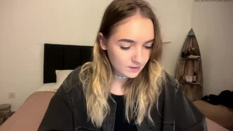 Roxy online show from April 2026 01:28:02 PM