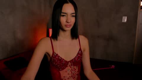 Snapshot of roxyy_x chatting on June 2026 12:32:02 AM val online show from June 2026 12:32:02 AM