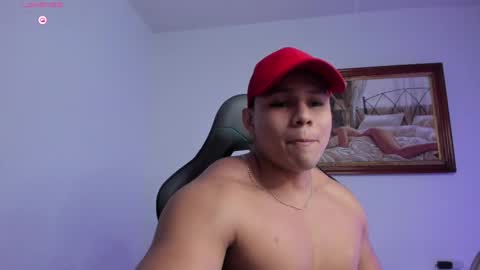 Snapshot of roy__constance chatting on April 2026 03:53:01 AM Roy Constance online show from April 2026 03:53:01 AM
