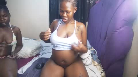 royal_charm online show from February 2026 11:42:02 PM