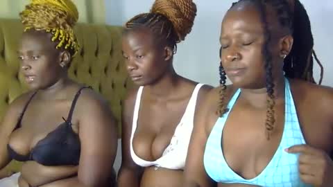 Snapshot of royal_goddes chatting on January 2025 09:36:02 PM goddes online show from January 2025 09:36:02 PM