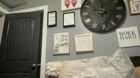 royalblonde online show from December 2024 04:19:01 PM