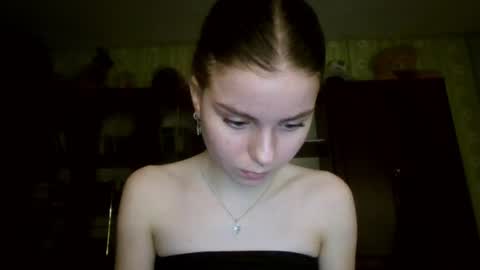 royalvelour online show from June 2026 08:52:02 PM