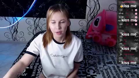 angela online show from October 2025 07:41:01 AM