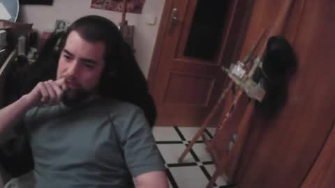 royer04 online show from October 2025 03:43:01 AM