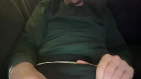 Snapshot of roythegil chatting on December 2024 11:45:02 PM roythegil online show from December 2024 11:45:02 PM