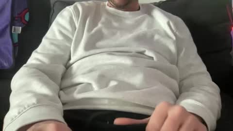 Snapshot of roythegil chatting on December 2024 04:11:01 PM roythegil online show from December 2024 04:11:01 PM